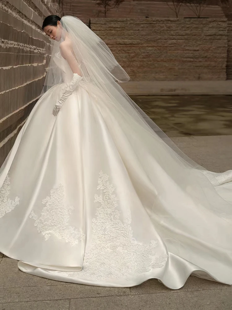 Luxury Satin Bridal Gown 2025 New Sle Off-oulder Long Train Wedding Dr for ort Women Ele Court Sle Korean Version