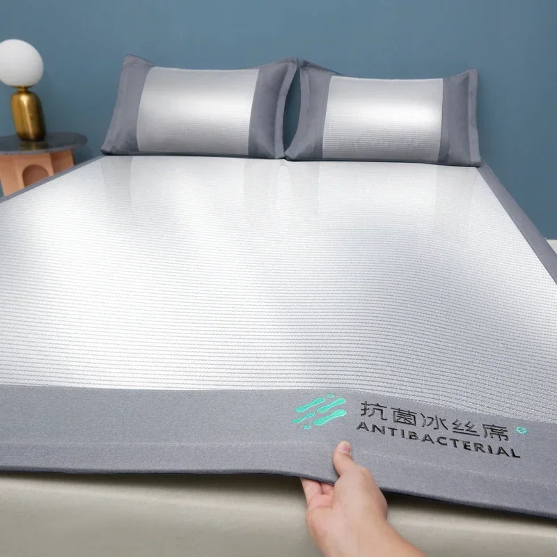 

2024, новый антибактериальный коврик из ледяного шелка класса А для матери и ребенка, 5 А, летний прохладный черный коврик, которую можно стирать в машине