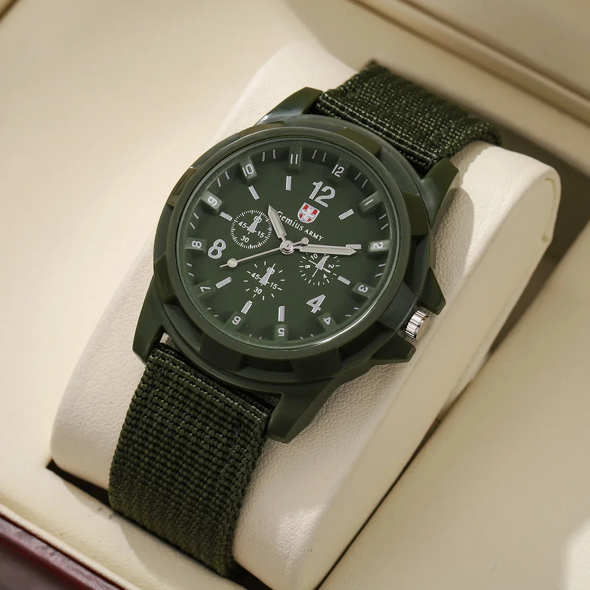 

2026Fashion Nylon Strap Men's Watch Military Style Glow-in-the-Dark Sports Watch for Men and Women