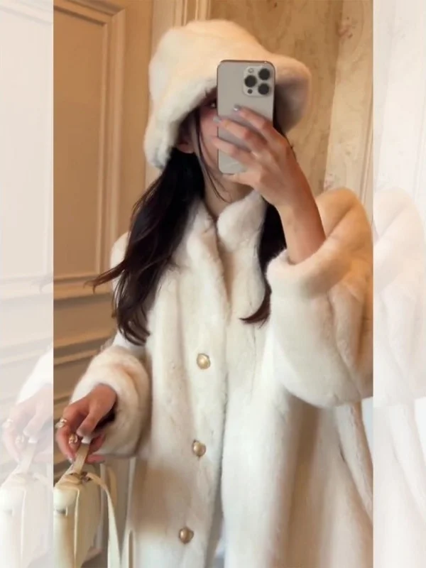 

Новое зимнее женское пальто большого размера в корейском стиле: теплое, утолщенное, из мягкого плюшевого шерстяного материала, с воротником-стойкой, на пуговицах, модное.