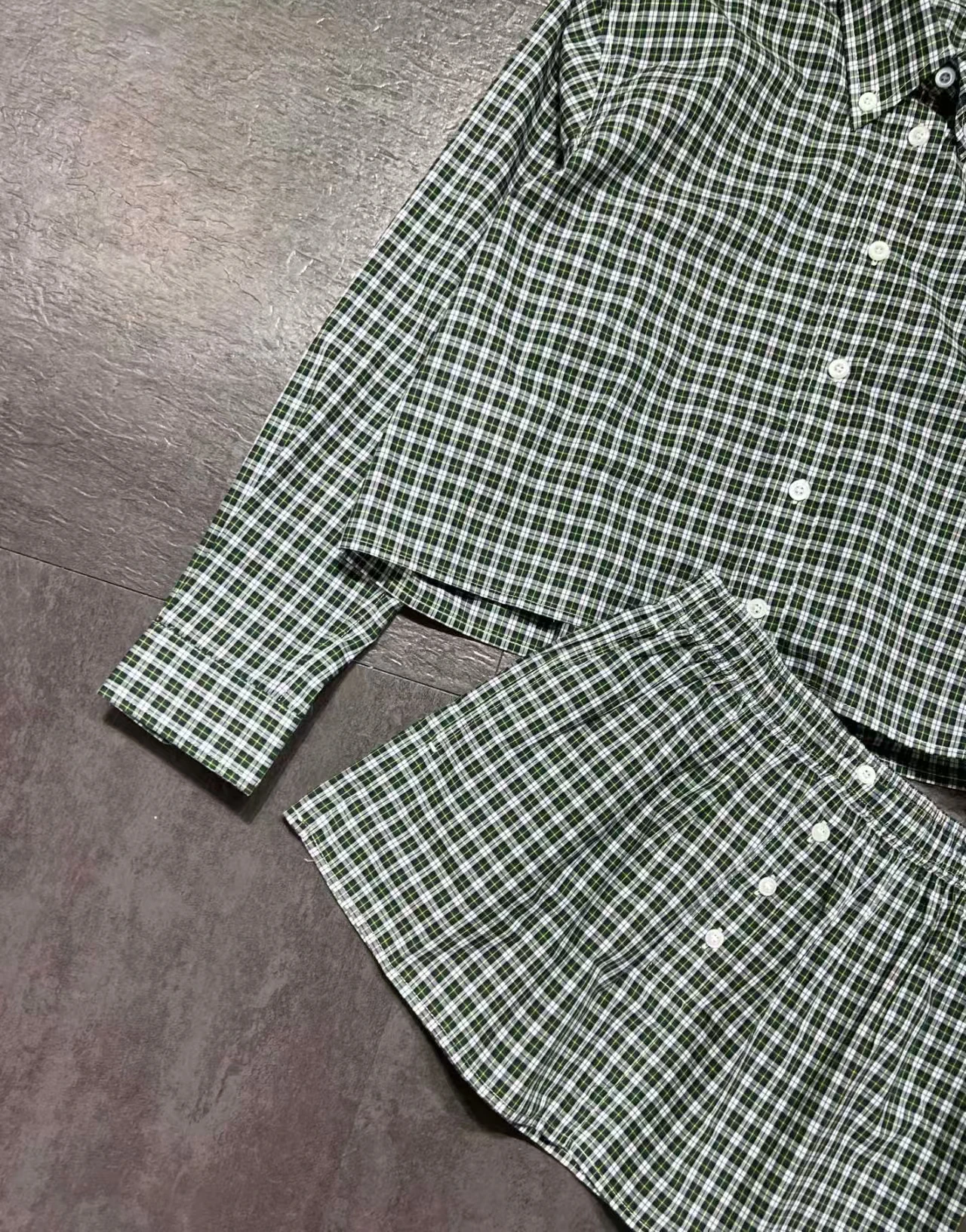 New retro green and white fine grid two-piece short, loose embroidered shirt with high waist and same pattern A-line short skirt