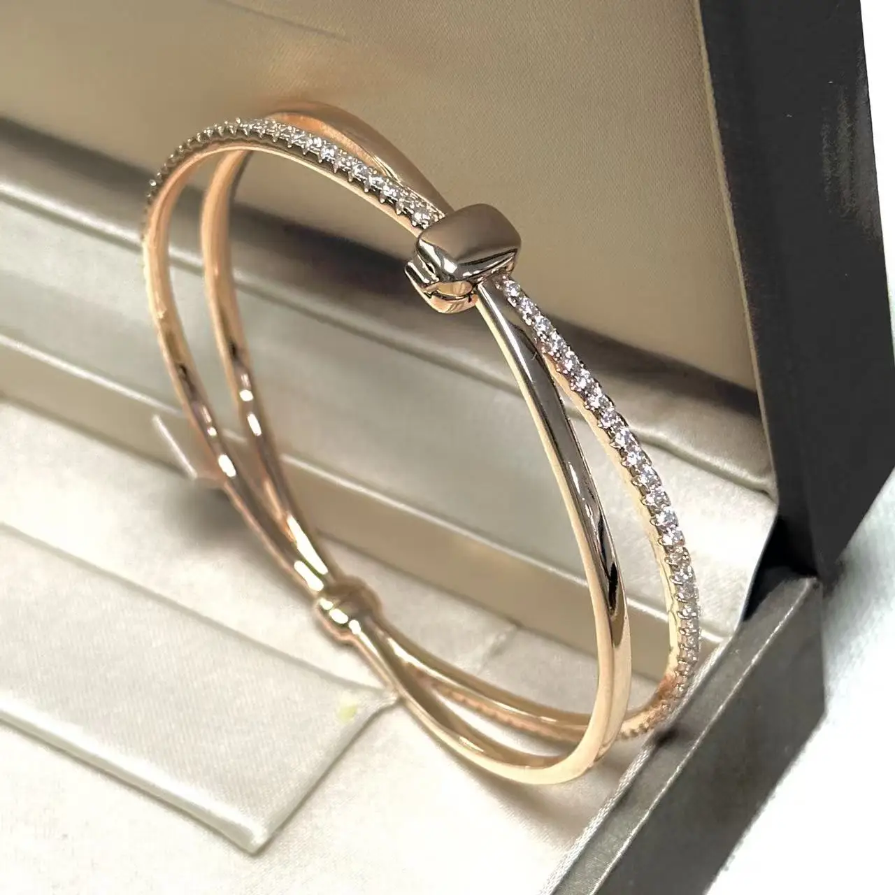 

Браслет-манжета из серии Together с бриллиантами, романтический подарок на День святого Валентина, элегантное украшение для женщин.