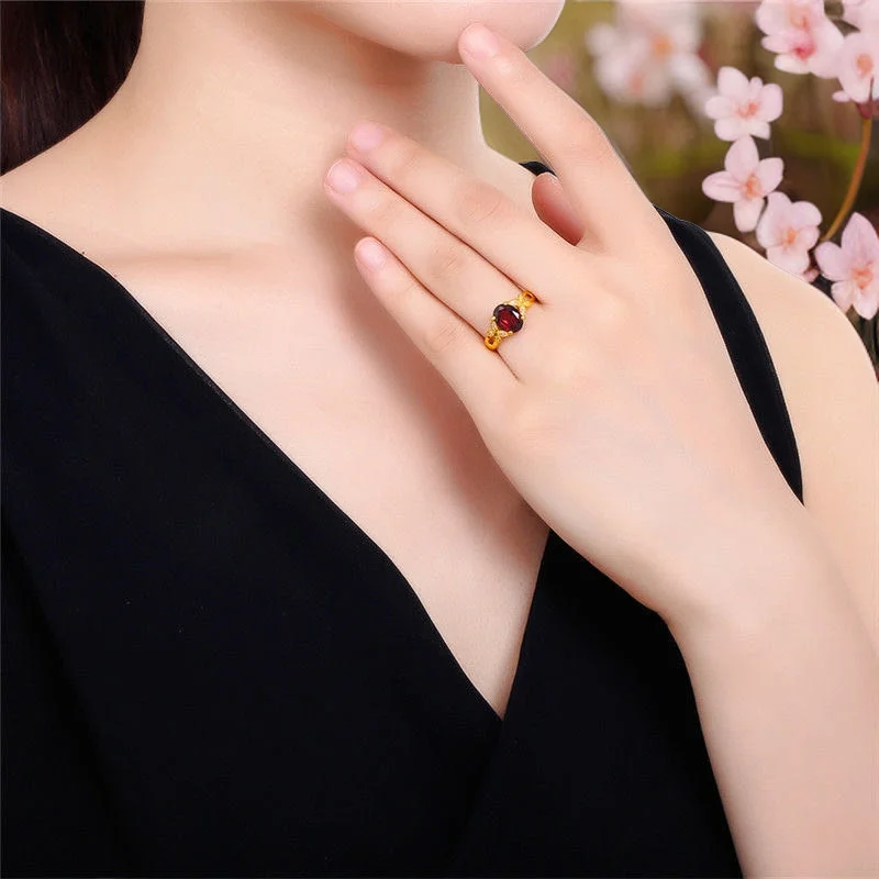 ファッショナブルな蝶模様エスニックスタイル埋め込みオーバル宝石リング豪華な個性女性の記念日結婚祝い