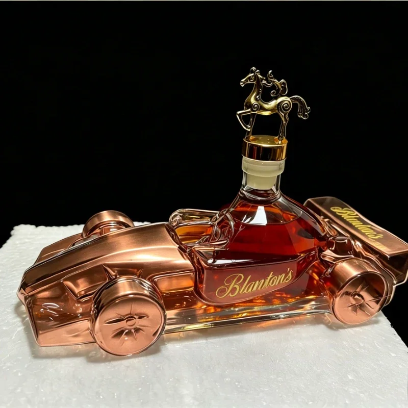 Yang-Interesting racing car shape high borosilicate glass bottle whiskey bottle decanter ornament decorative gift