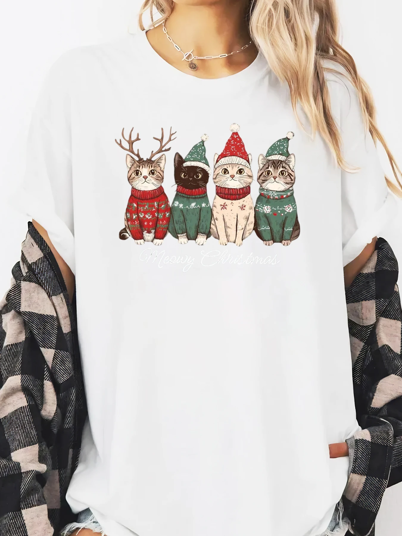 القطط في عيد الميلاد البلوزات والقبعات عطلة طباعة طويلة الأكمام تي شيرت المرأة ملابس الشتاء عادية الأبيض حجم كبير