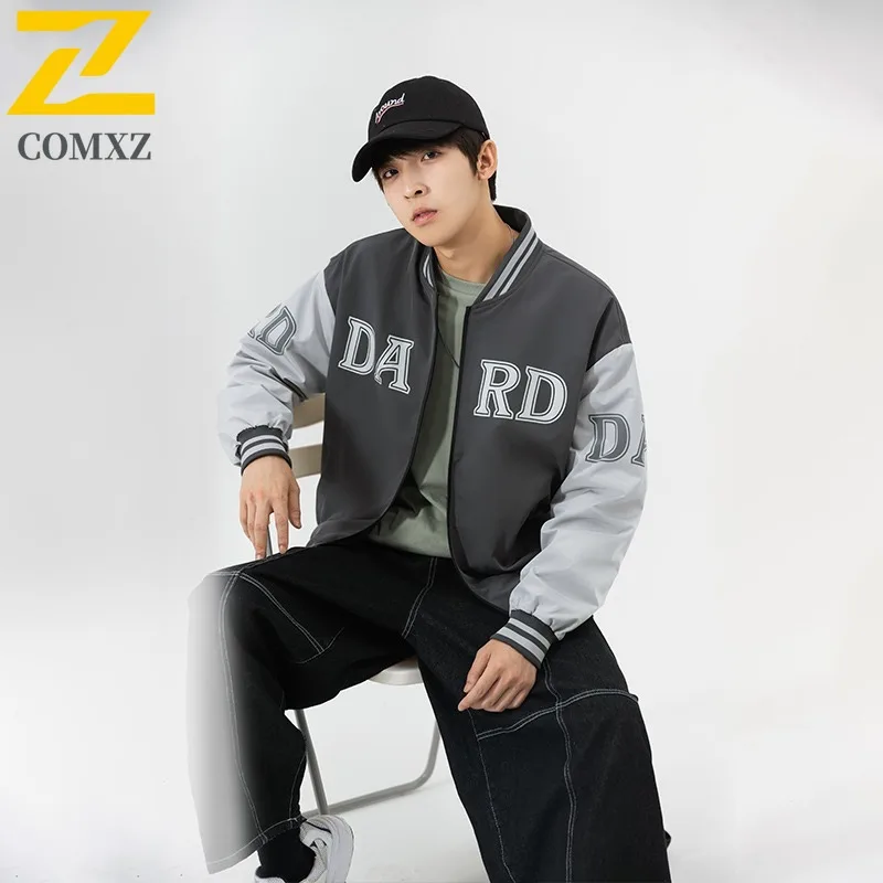 

COMXZ 2025 Мужская бейсбольная куртка Молодежная мода Свободный крой Осенняя повседневная спортивная рабочая одежда с цветными блоками Модное уличное пальто