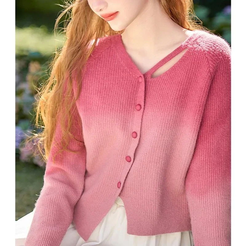 2024 New Autumn and Winter Short Style Foreign Casual Simple Personality Unique Chic Blouse Gradient Red Sweet Sweater Women