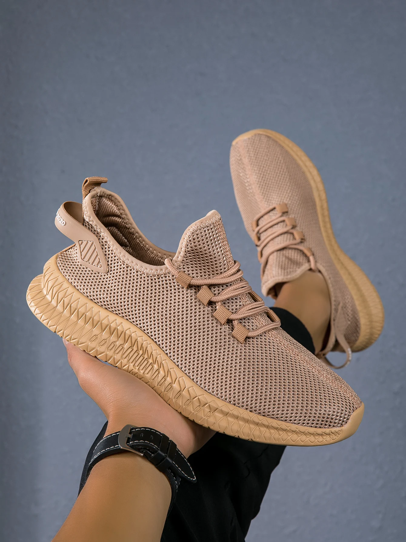 Men's Lightweight Breathable Running Shoes with Lace-Up Design Comfortable All-Day Versatile Fashionable Mesh Upper