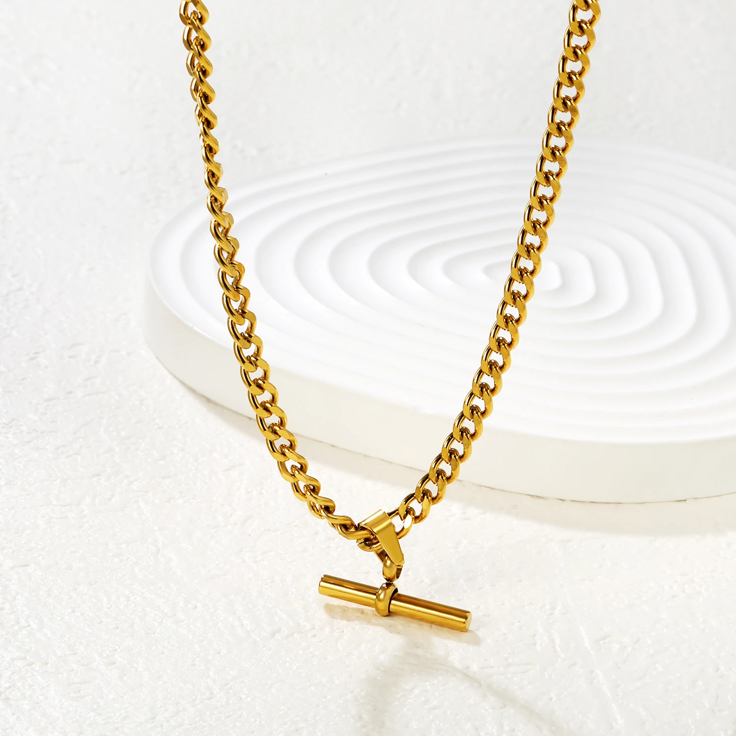 Modische und Kühne Neue Gothic-Halskette, Edelstahl mit Goldplattierung, Trendiger Schmuck für Frauen Tägliches Accessoire Wasserfest