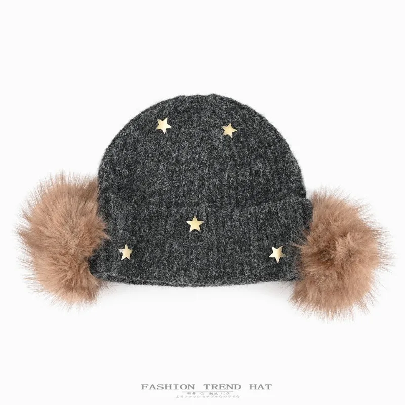 Neue Nischen-Mütze mit Metallstern-Dekoration für Männer und Frauen im Winter, dick und warm, mit Ohrenschutz und Pompon. – Detail 2