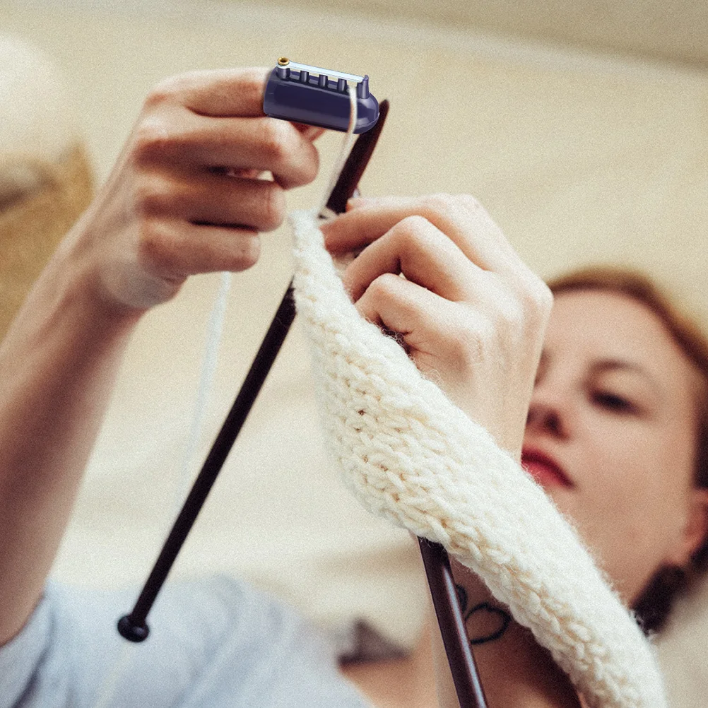 

2pcs Yarn Guide Finger Holder 4-Slot Knitting Thimble Lightweight Portable Sewing Tool Plastic Braided Guide Knitting