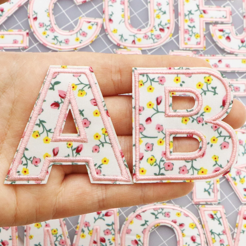 Buchstaben Name: Kreative Gestaltungsmöglichkeiten mit Stickern und Applikationen