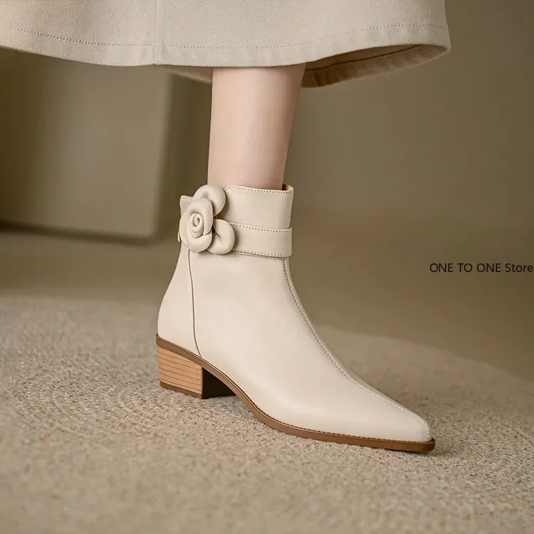 جديد منتصف كعب أحذية بوت قصيرة الشتاء حذاء أسود كعب منخفض وأشار الأحذية النسائية زهرة المشمش أفخم الأحذية السيدات أحذية لوليتا الأحذية
