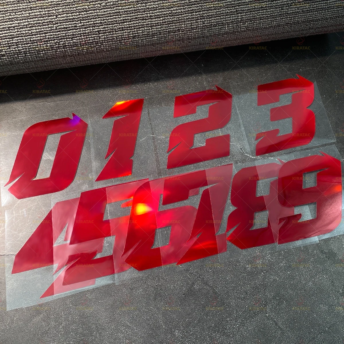 2 szt. Czerwone laserowe naklejki z numerami 0-9 na motocykl, wodoodporne, na owiewkę motocyklową, kask, karoserię samochodu, skutery, uniwersalne naklejki winylowe