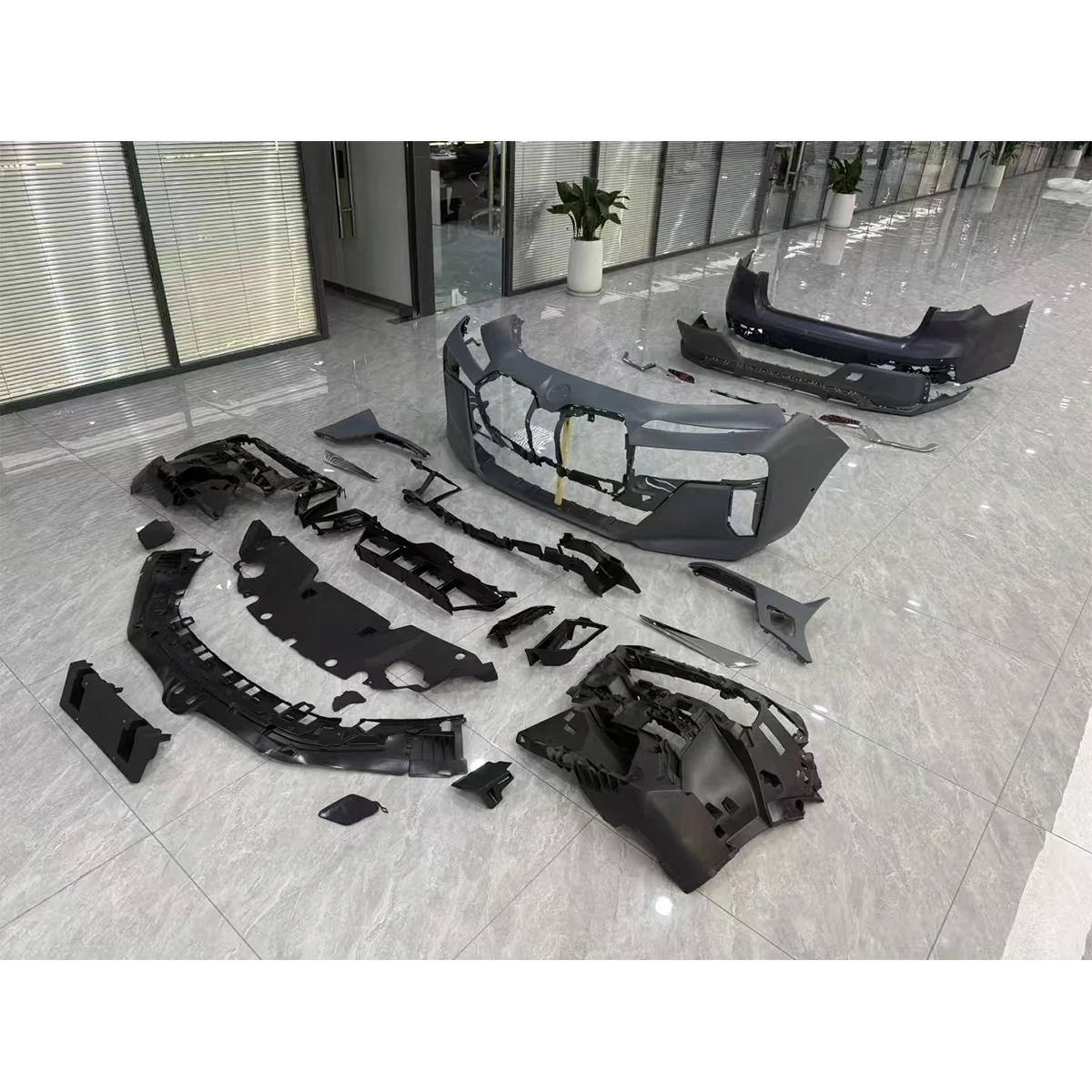 

High Performance and Price Bumpers Body Kit for BMW 7 Series G70 2023-2025 Upgrade to M760 LCI Style With Optional.