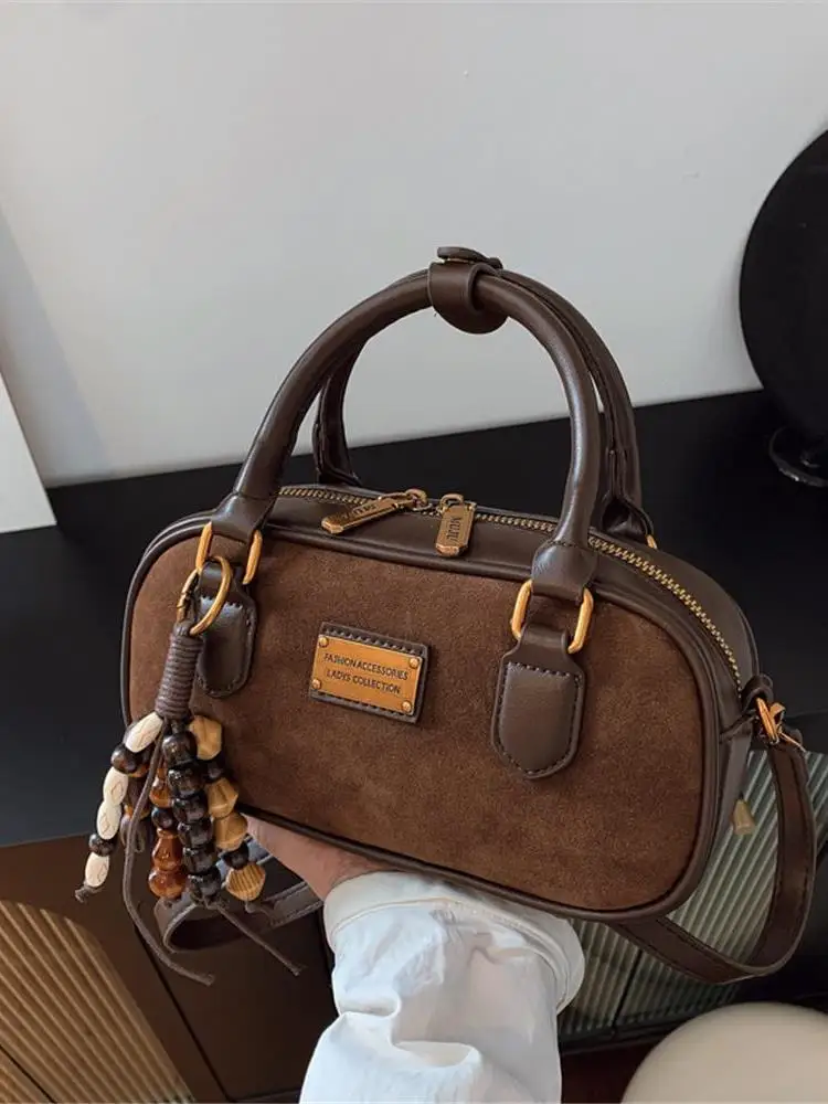 

Vintage Feel Frosted Small Crossbody Bag Women's 2025 New Autumn Winter Versatile Handbag Bowling Bag American Retro Sle