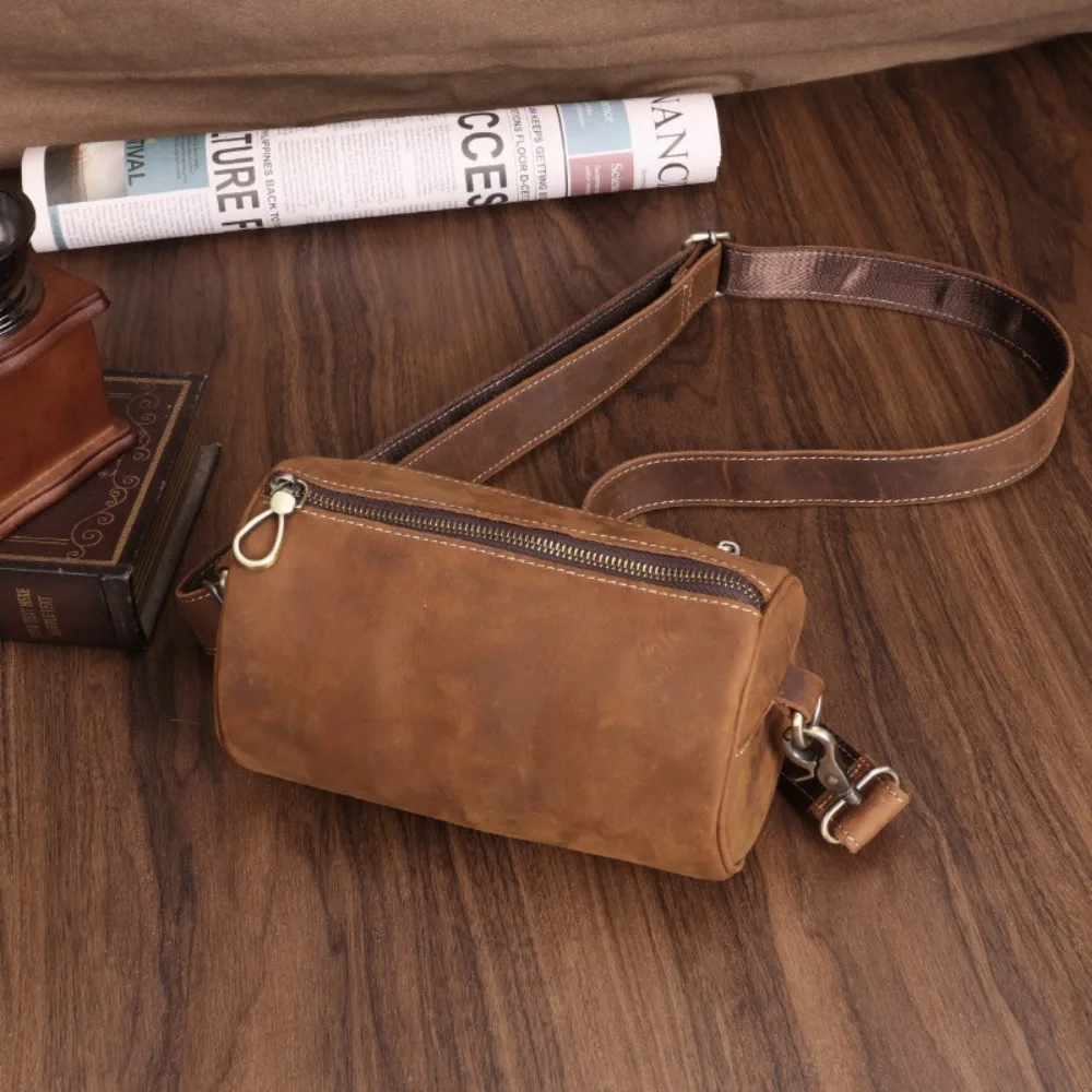 

Vintage Men's Leather One Shoulder Versatile Minimalist Crossbody Bag High Fashion Casual Sports Cowhide Cylinder Phone Bag