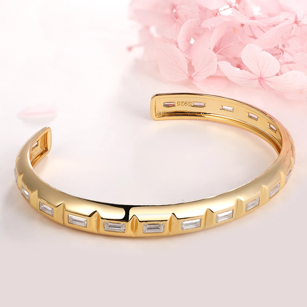 

TYYL Emerald Cut Moissanite Open Cuff Bracelet 18k Gold Plated Wrist Bangles Glossy 925 Silver Adjustable Bangle For Women Gifts