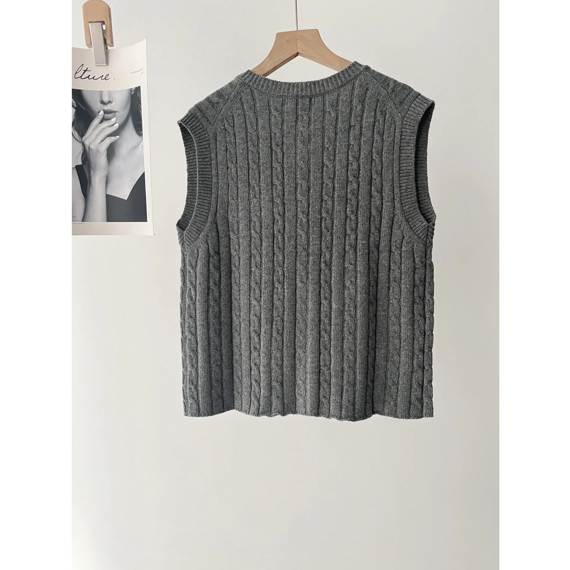 Women's clothing intellectual gray temperament lady twisted flower knitted vest vest top 16A