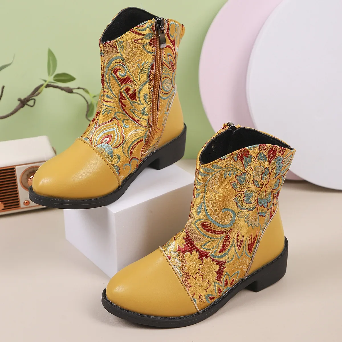 

2025 New Girls' Cottagecore Retro Ankle Boots Chunky Heel Embroidered Details Classic Fashion Footwear for Fall Winter
