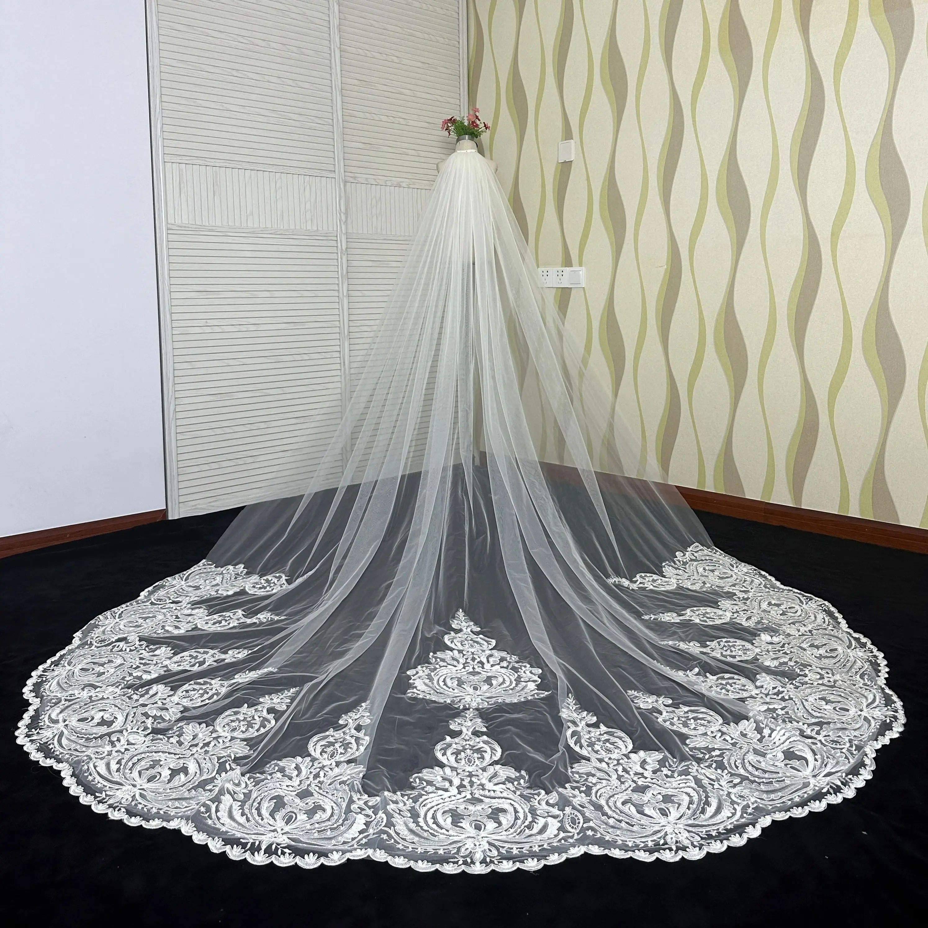 One Layer 3.5 Meters Long Wedding Veil White Ivory Lace Bridal Veil with Comb Bridal Headpiece Voile Mariage