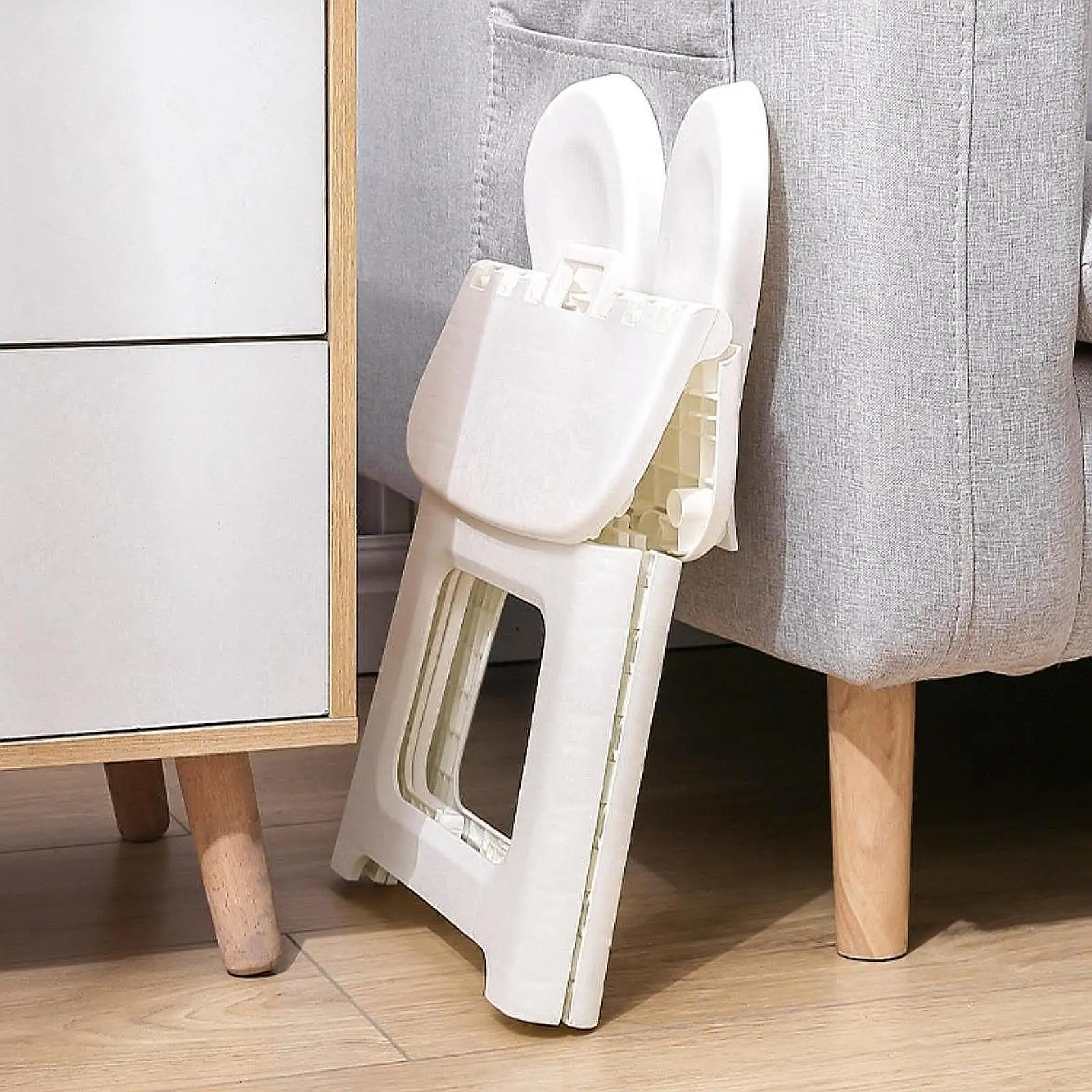 tabouret-pliable-et-portable-pour-enfants-avec-dossier-leger-et-peu-encombrant-ideal-pour-la-maison-les-voyages-les-pique-niques-le-camping-et-une-utilisation-en-interieur