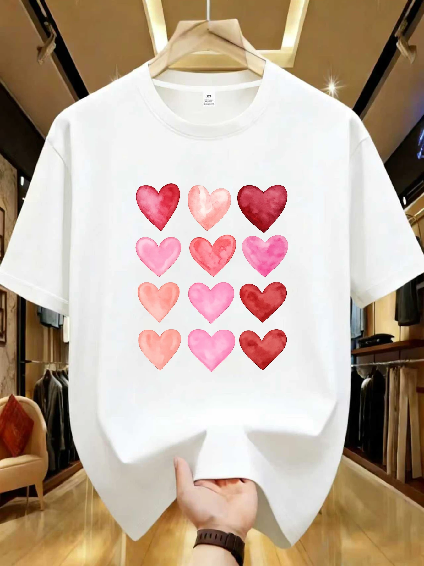 

【WDS01497】Creative heart-shaped printed plus size women's round neck Tee summer casual short sleeved street fashion versatile