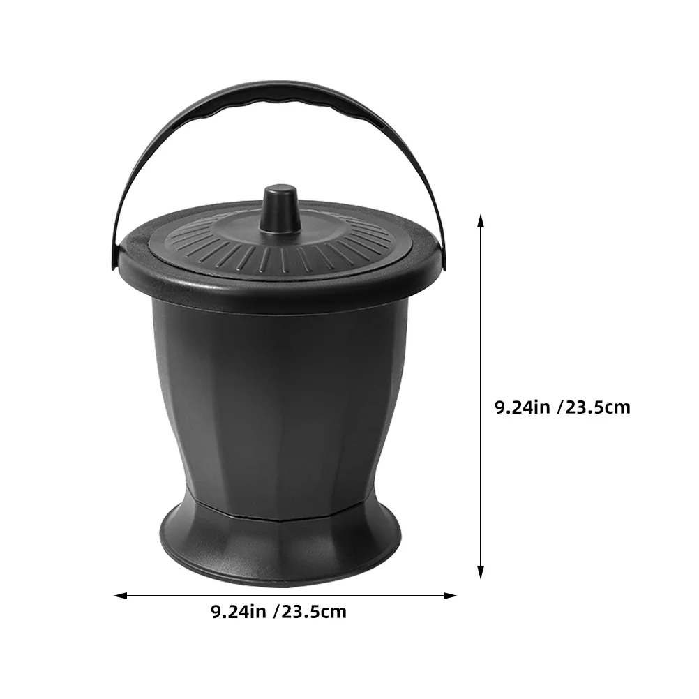 وعاء غرفة المرحاض المحمول للكبار مع غطاء مادة البولي بروبيلين شديدة التحمل غير قابلة للانزلاق دلو البول للتخييم في غرفة النوم المنزلية لكبار السن