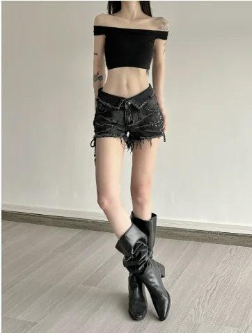 Women's Black Gothic Rivet Cargo Denim Shorts Y2K Harajuku High Street Aesthetic Sexy 2000S Style Vintage Denim Shorts Clothing