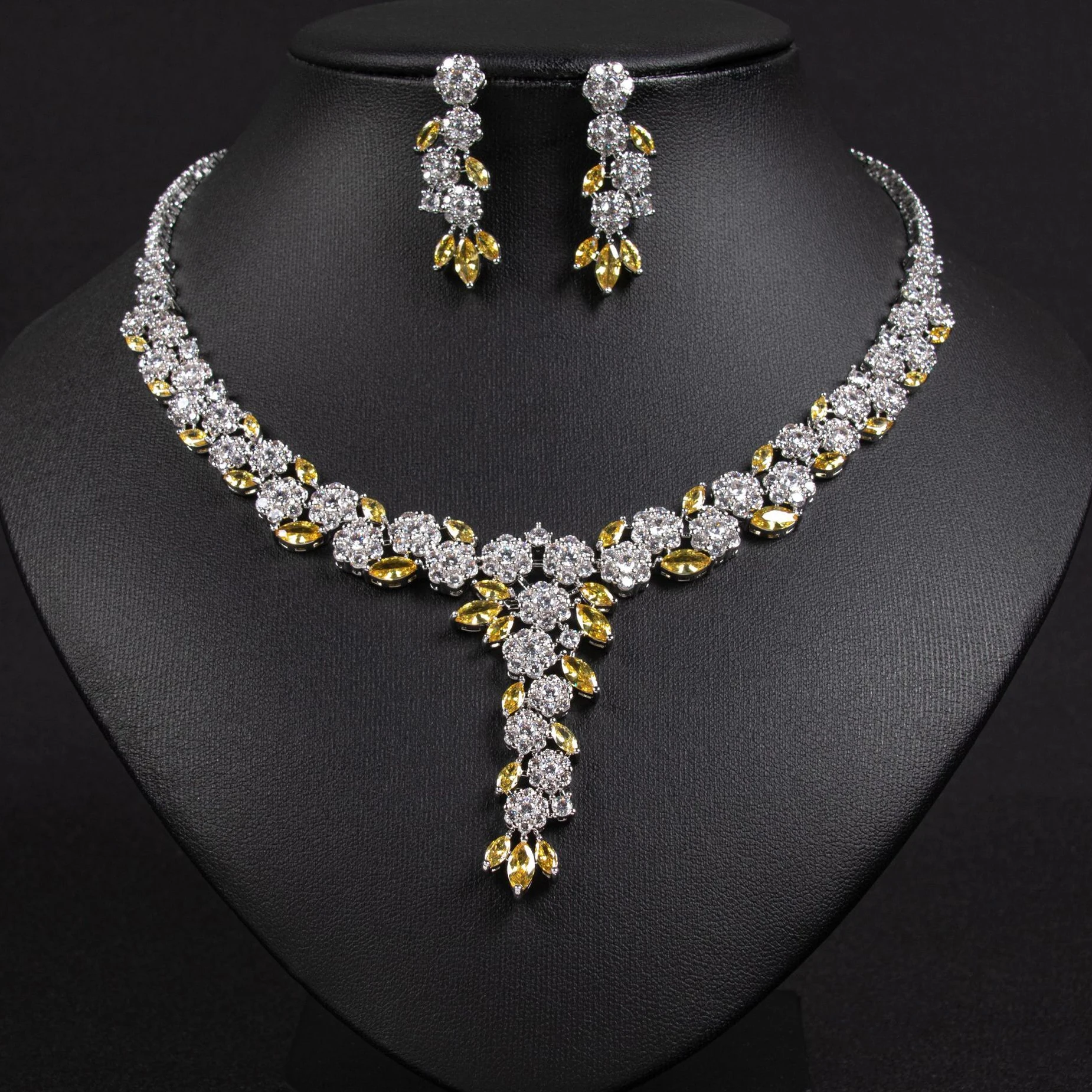 

Exaggerated Floral Nelace And Earring Set for Women Luxury Cross-Border Design Jewelry Accories Quali Handmade Zircon
