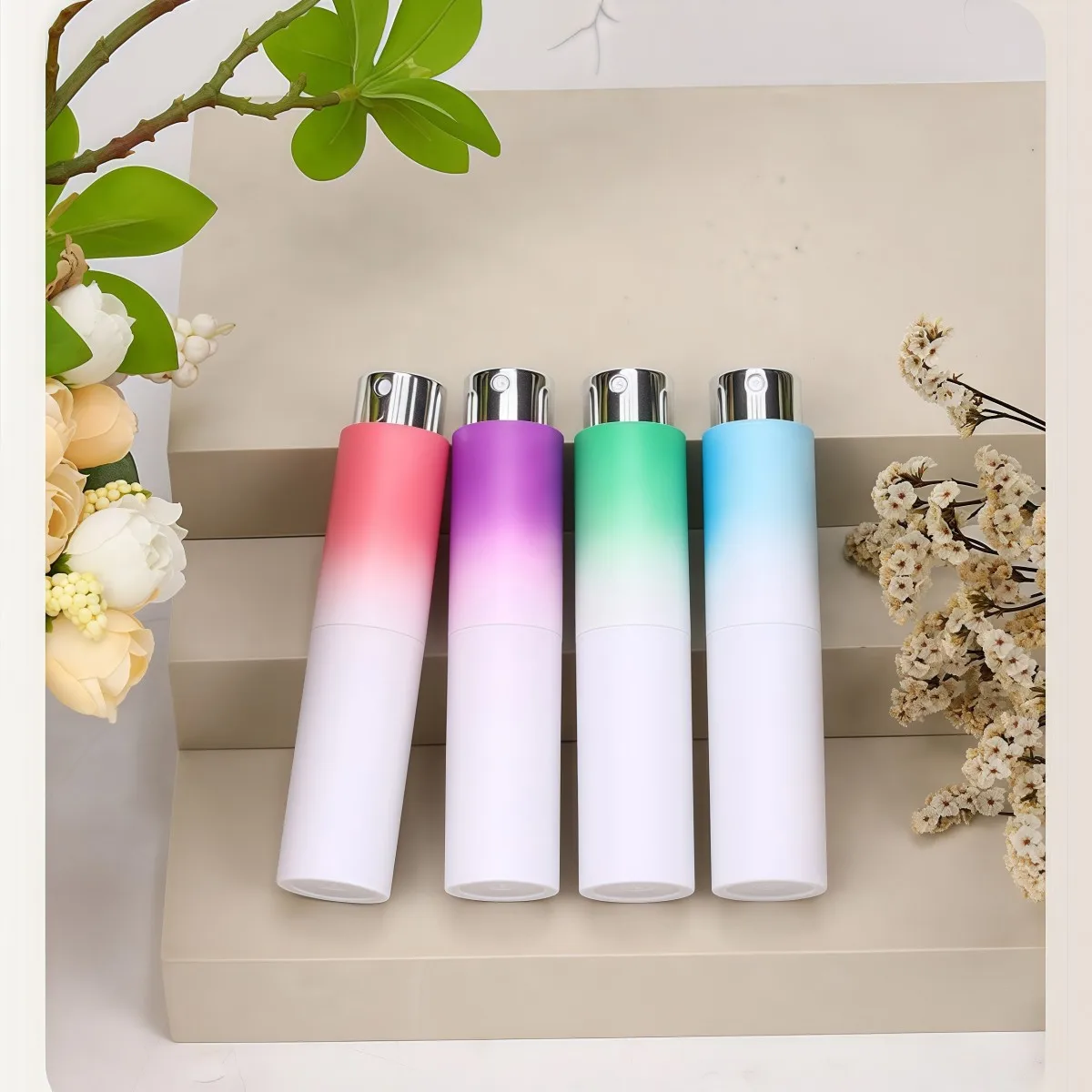1/4 stücke 8ML Rotierenden Parfüm Nachfüllbare Flasche Mini Zerstäuber Tragbare Reise Größe Spray Flasche Presse Spender
