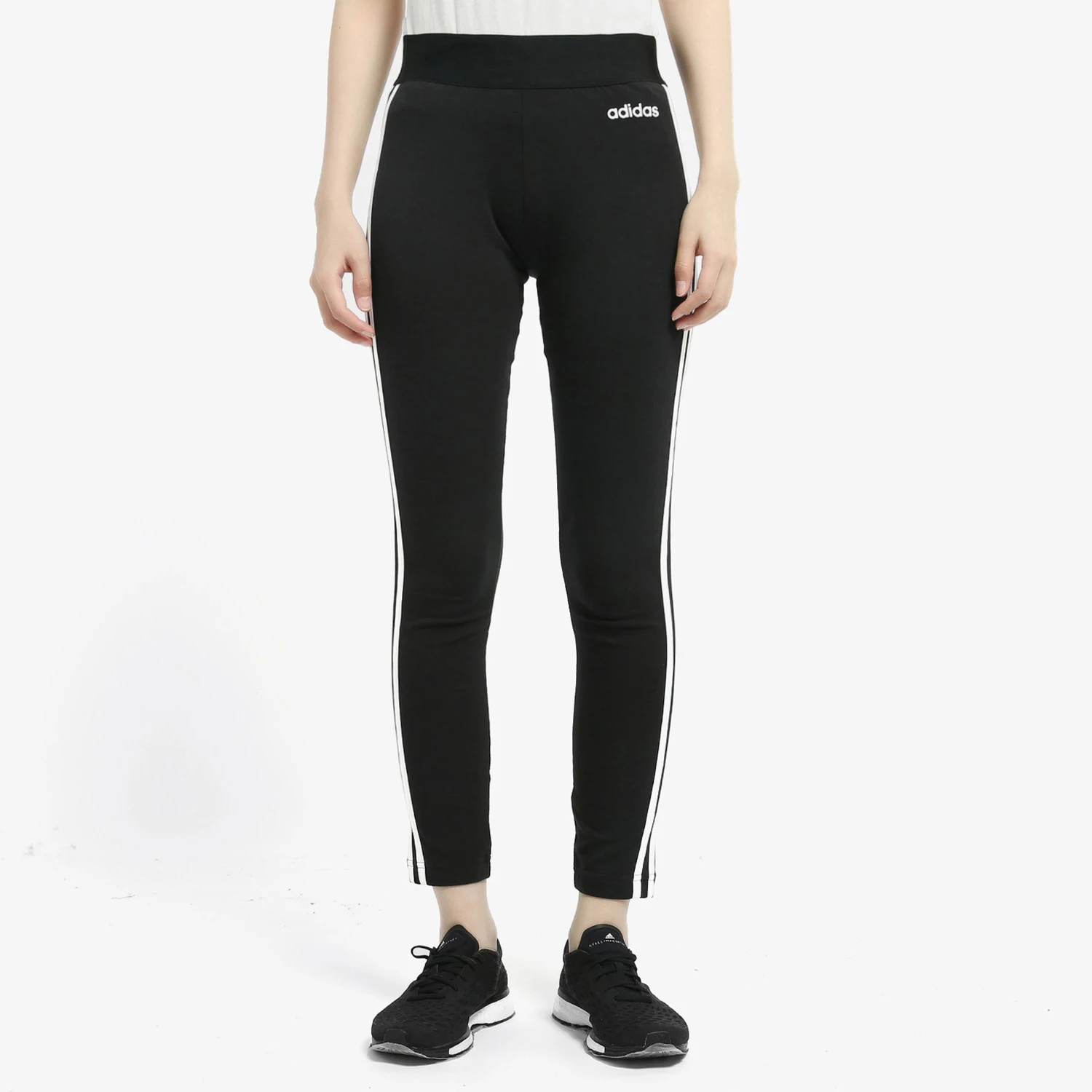 

Женские спортивные шорты Adidas Authentic W E 3S Tight Slim Fit DP2389