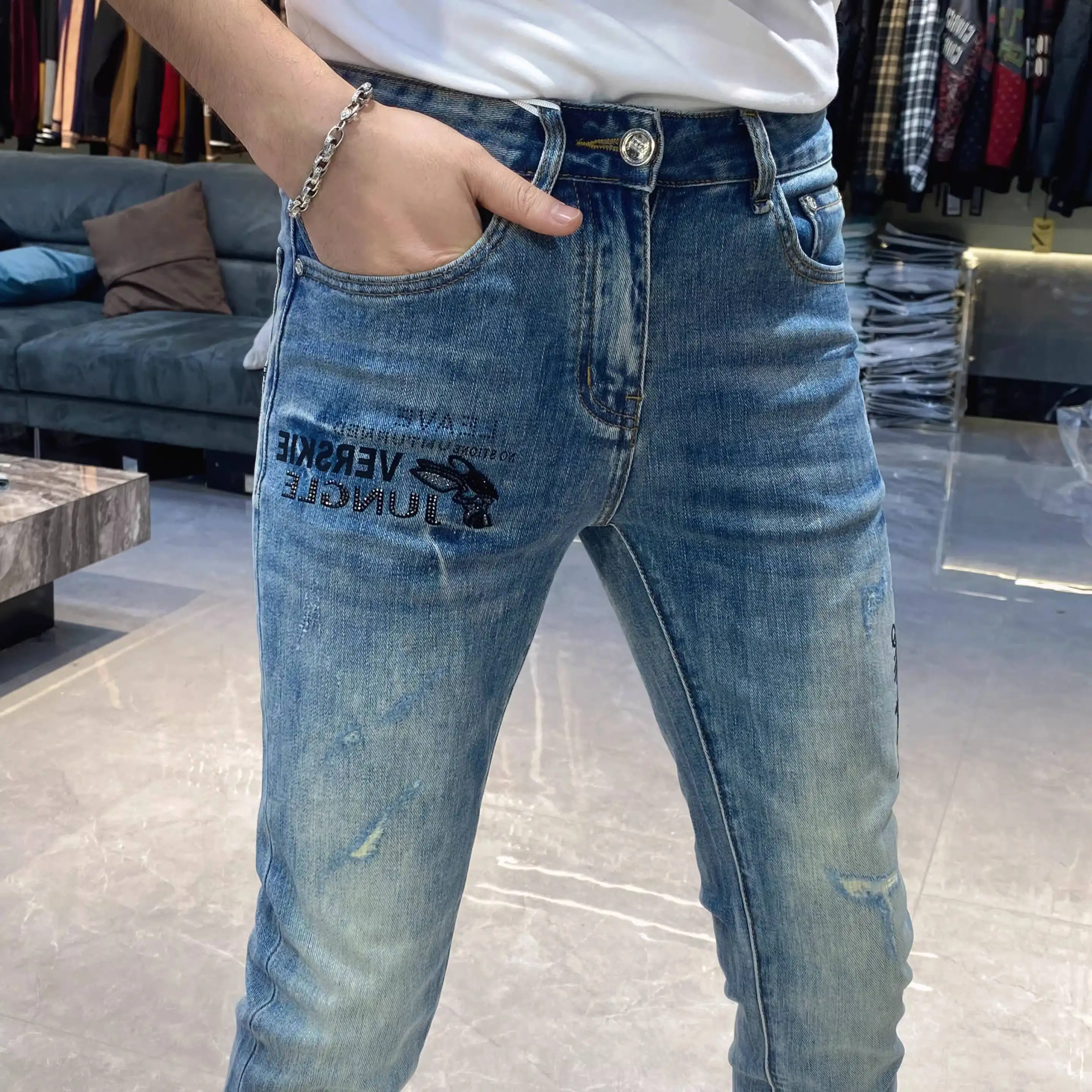 

Мужские джинсы с горячим тиснением, европейский стиль, стрейч, весенние, облегающие, для мужчин