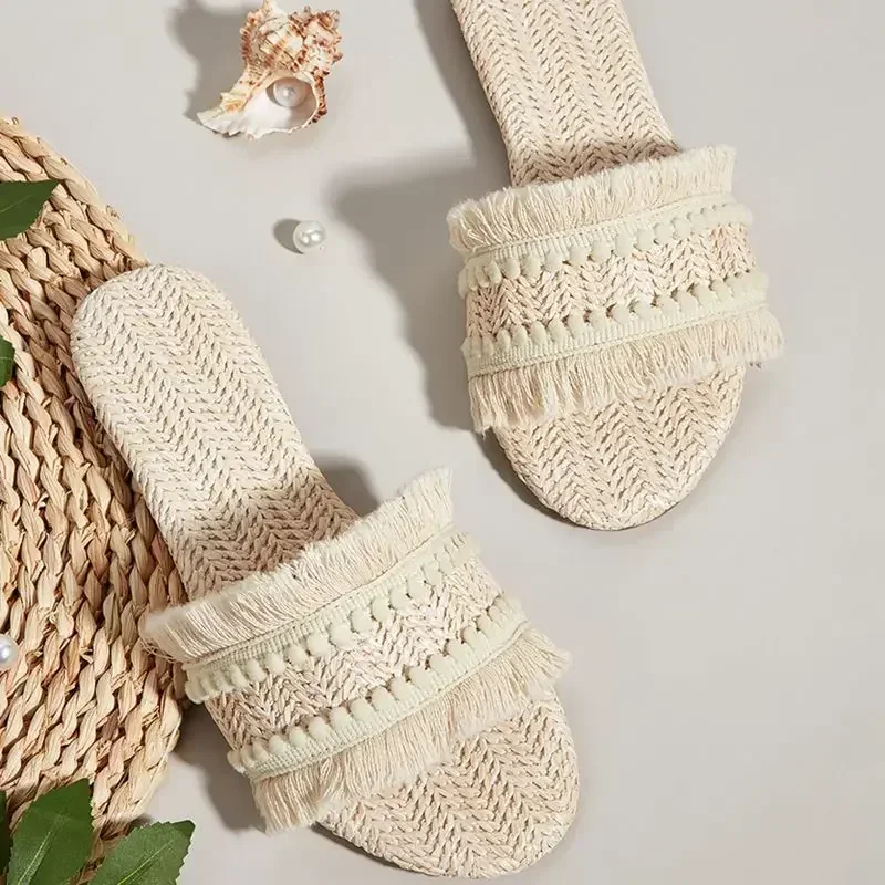 

Large Size Women's Slippers 2024 Summer New Flat Bottomed Tassels for External Wear Personalized and Fashionable Women's Sandals