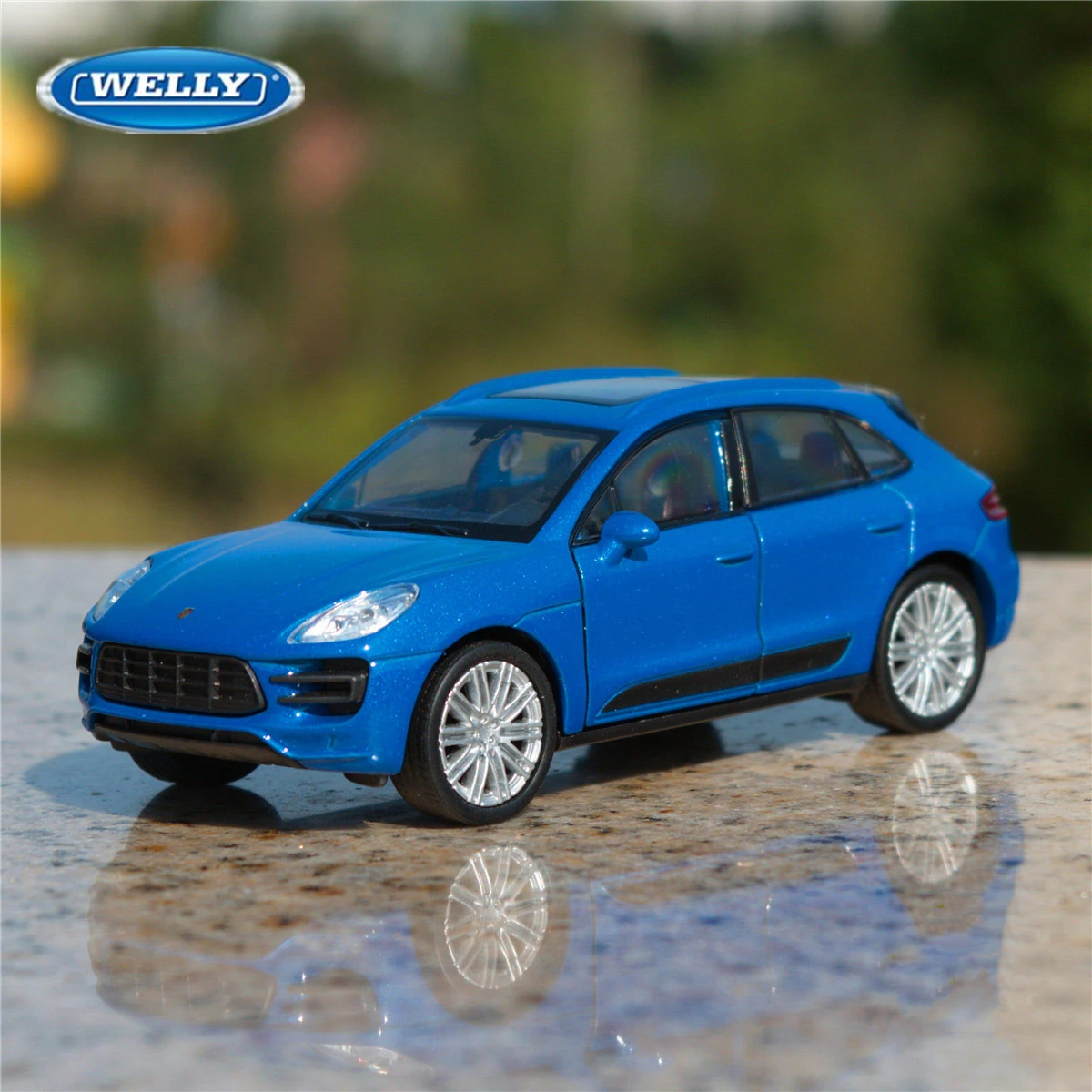 WELLY 1:36 Porsche Macan Turbo SUV Alloy Car Model Simulation Diecasts Metal Toy Vehicles Car Model Pull Back Childrens Toy Gift