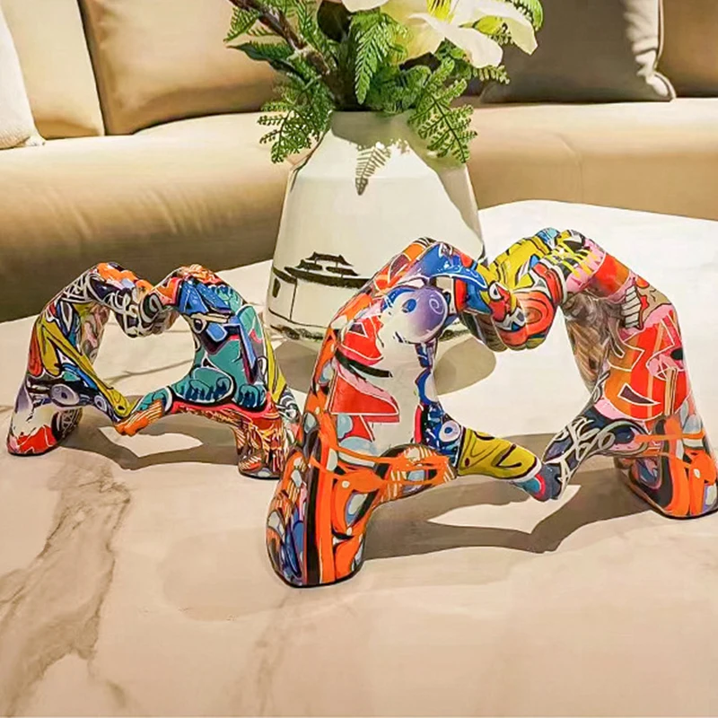 24cm 18cm Creative Graffiti Love Gesture Statue Desk Decoration Resin Sculpture Living Room Home Decor Art Crafts Birthday Gift