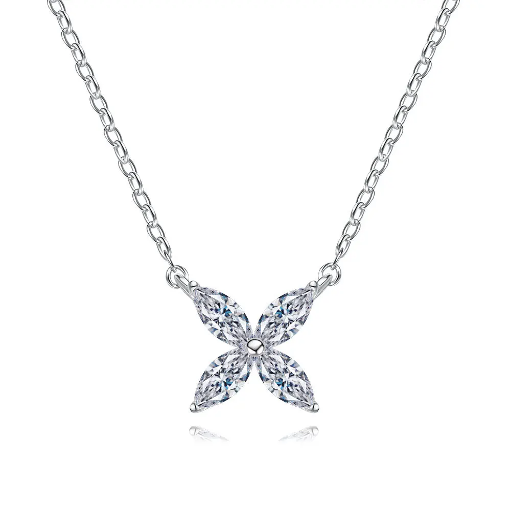 18K Gold Pendant 1-carat Moissanite Necklace for Women, Fashionable and Luxurious Clover Platinum PT950 Diamond Collarbone Chain