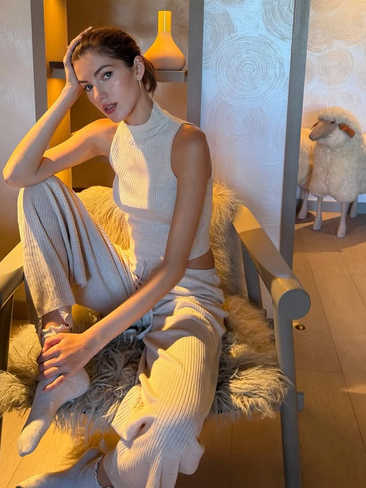 

Thread Knitted Halter Vest Set Lady Casual Round Neck Sleeveless Cropped Top Wide-leg Pants Outfit 2026 Women Daily Street Wears