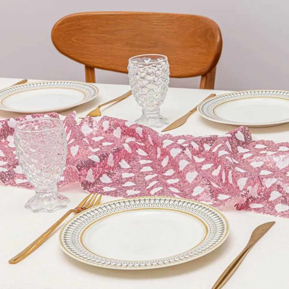 Valentines Day Sequined Mesh Table Runner Romantic Love Heart Glitter Table Linens Rectangle European Table Flag Christmas Party