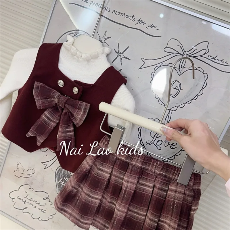Autumn and Winter Korean Girls' Pleated Skirt Set with Western Style and Velvet British Style Skirt, College Style
