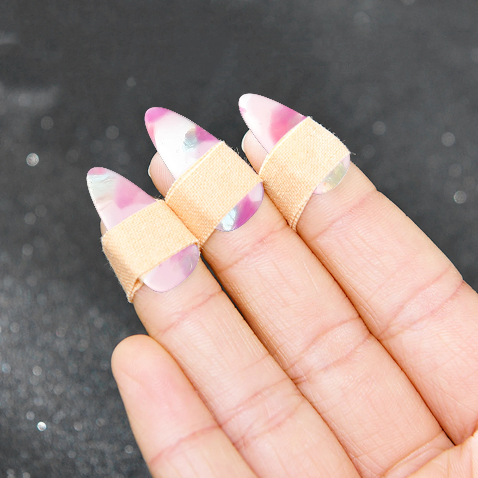 

8pcs Guzheng Nails Durable Finger Protectors Lightweight Easy Clean Warm Sound Practical Function Rounded Corners Protect