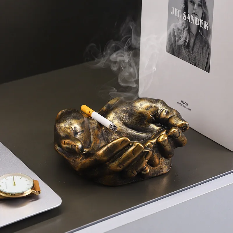 Creative abstraction, ashtray in hand, household, anti-fly ash, high-end sense, office desktop ornament, personalized trend