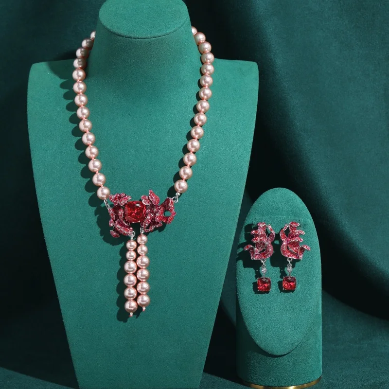 set-di-gioielli-vintage-con-cristalli-rossi-e-perle-rosa-collana-con-ciondolo-e-orecchini-lussuoso-e-trendy-elemento-floreale-classico-alta-qualita-regalo-nuovo