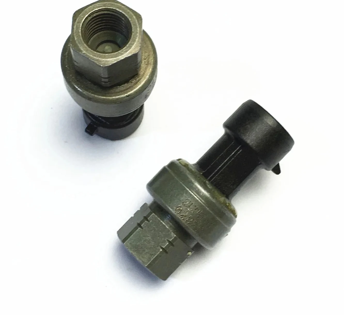 

Pressure switch sensor CTD12-00283-00 2CP5-3 1PCS