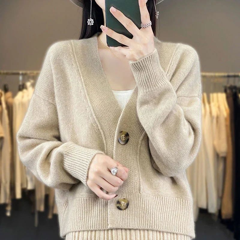 New Autumn and Winter Models Short Style Little Fellow V-neck Knitwear Coat Korean Version All-match Loose Solid Color Cardigan