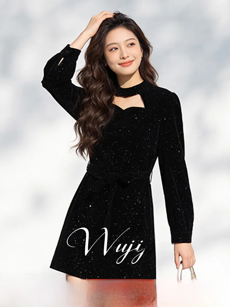 

Elegant V-neck Design plus Size Women's Dress Waist-cinching Skirt for Annual Meeting Spring Fashion High-end Feeling