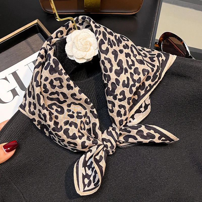 

30% Silk 70% cotton Scarf Bandana Women Square Scarves Wrap Kerchief Fashion High Quality Headband Hijab Shawls Bandana Foulard