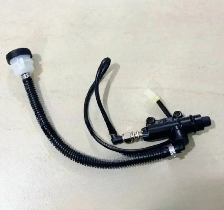 

Для Benelli Leoncino 500 BJ500 главный цилиндр мотоцикла, насос заднего тормозного суппорта