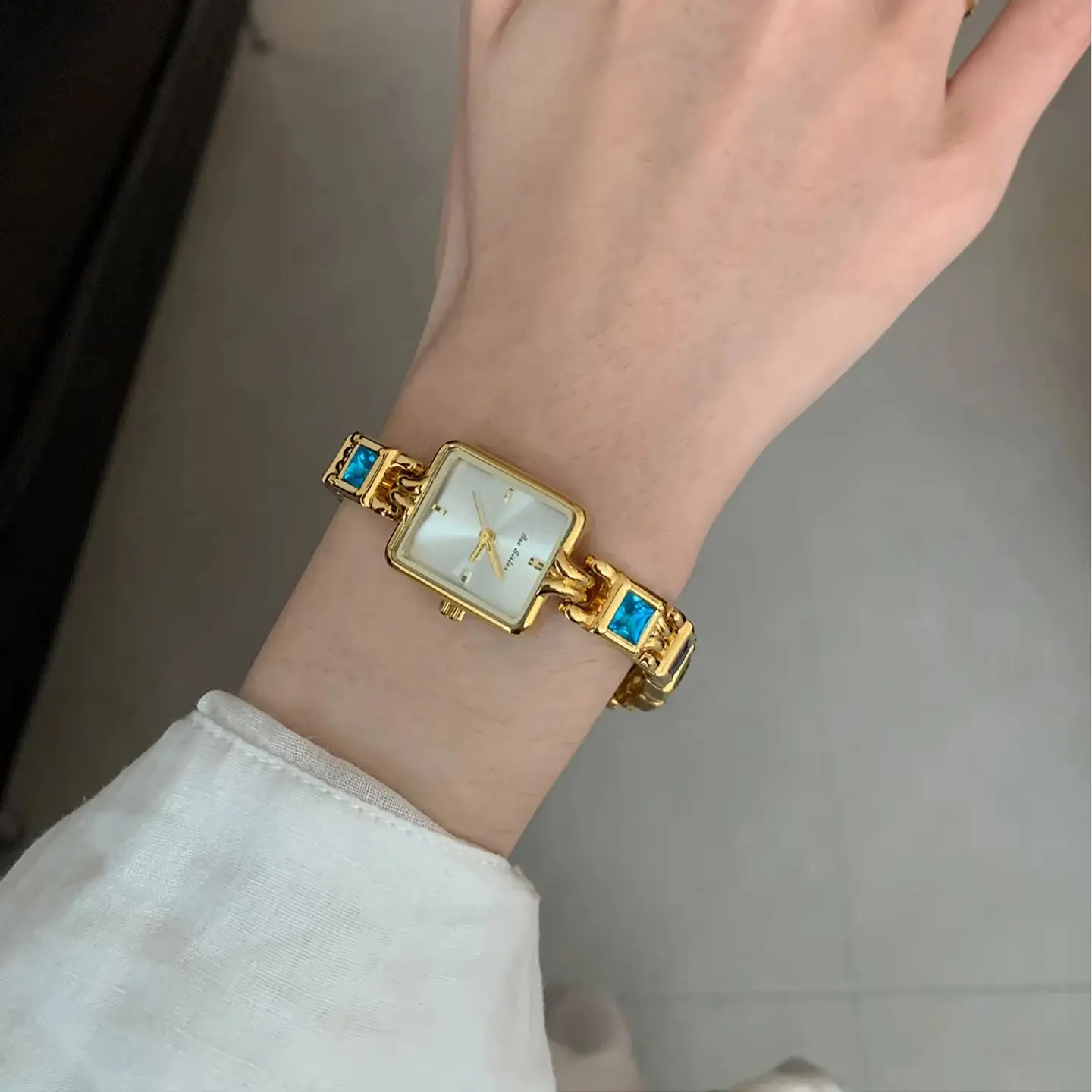 NEW Personalized Women's Watches with Square Dial Colorful Rhinestone Design, Elegant Colored Diamond Quartz Women's Watch Gift