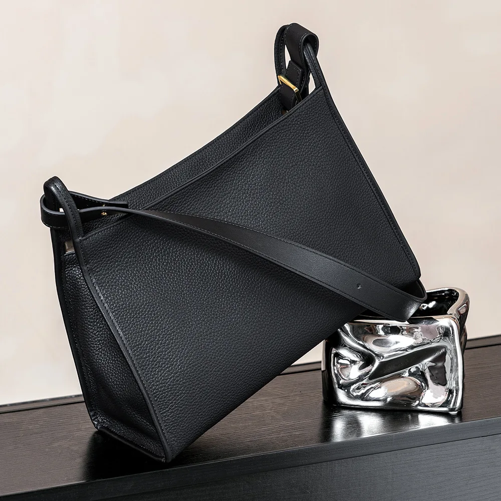 

Designer luxury bag high quality women handbag elegant durable shoulder style practical design for daily use work school or trav